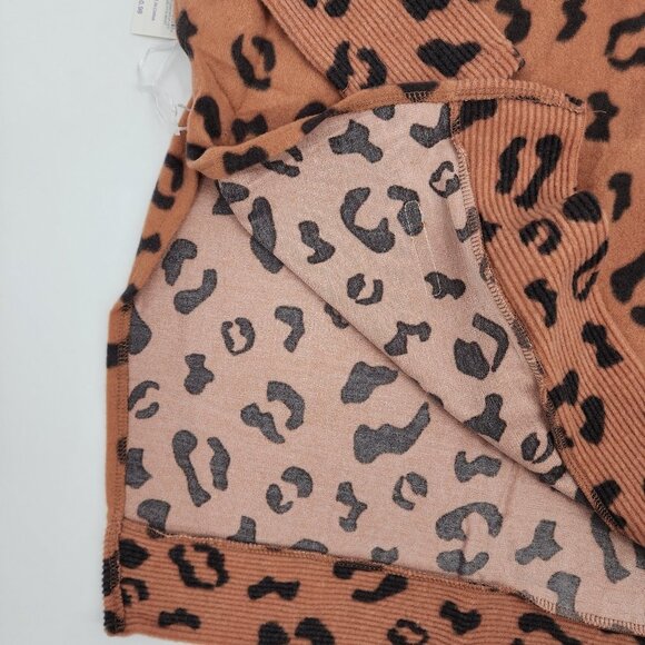 SIMPLY SOUTHERN Leopard Print Turtleneck Poncho Top With Sleeves One Size NWT - Picture 5 of 11